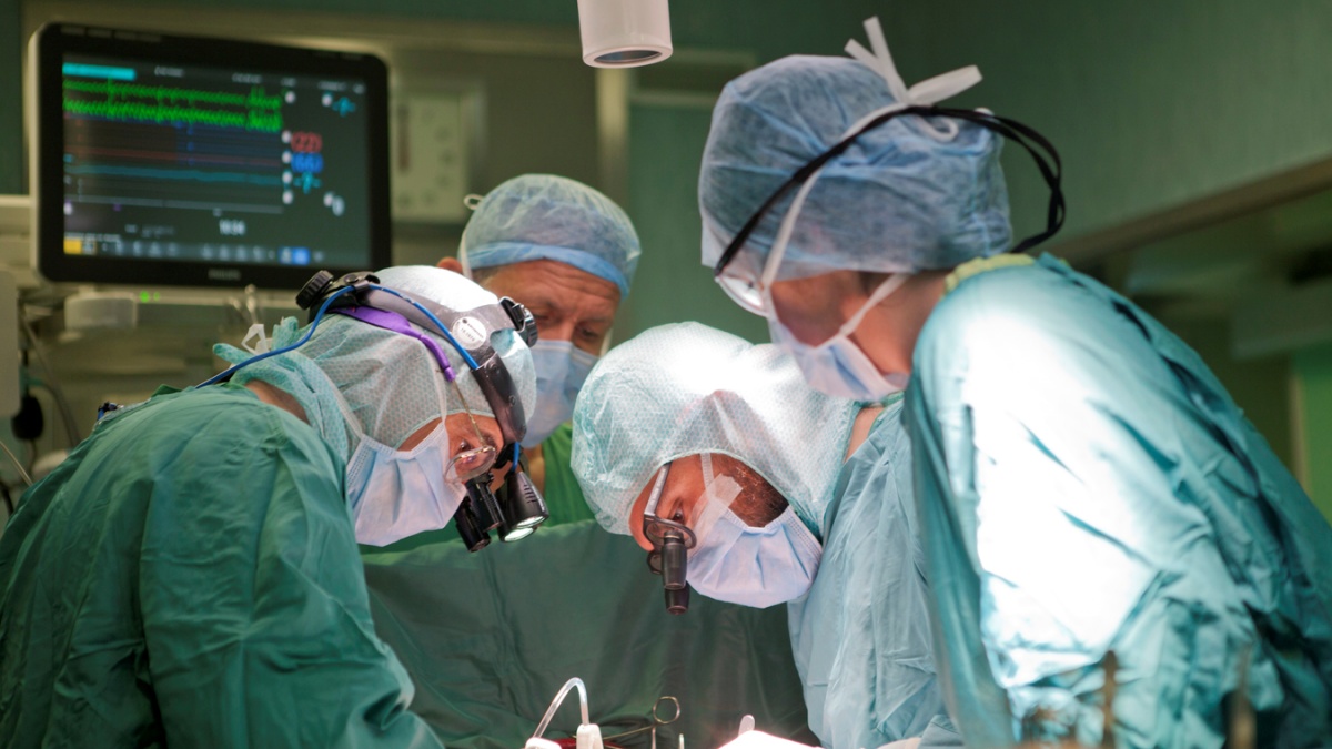 Insufficienza della valvola aortica: come si risolve con la chirurgia riparativa