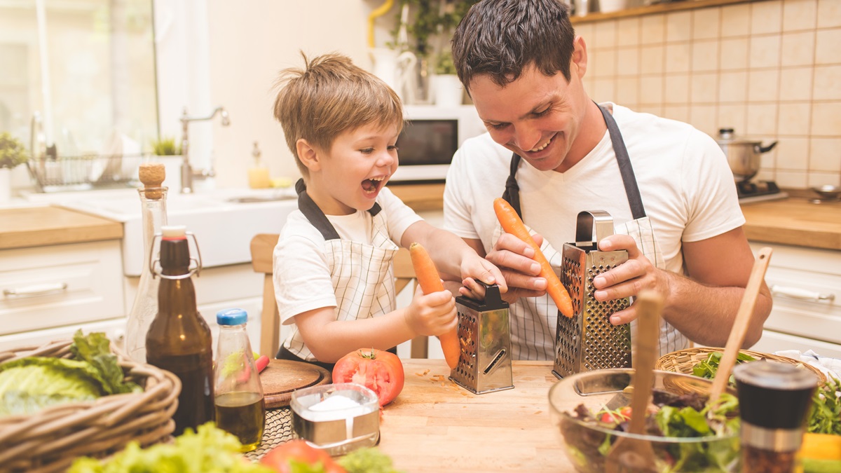 In cucina con i bambini: imparare a mangiare sano