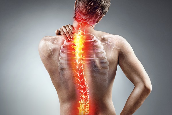 Mal di schiena: chirurgia vertebrale mininvasiva per le patologie della colonna