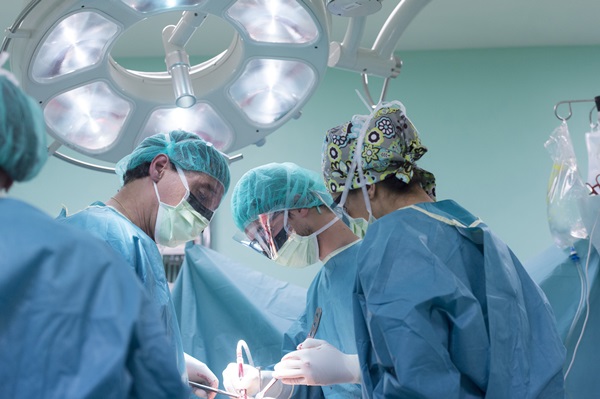 Chirurgia ginecologica mininvasiva: approccio laparoscopio e benefici per le pazienti
