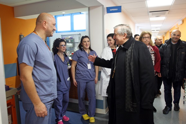 Il vescovo di Lecce, Monsignor Michele Seccia  in visita a Città di Lecce Hospital