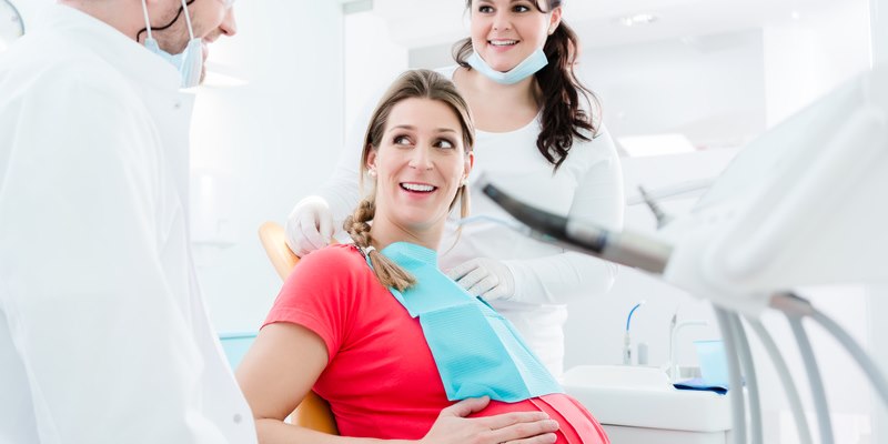 Durante la gravidanza si può andare dal Dentista?