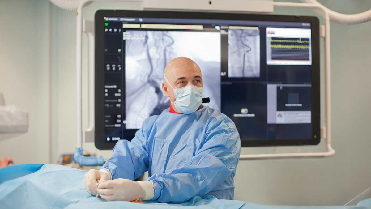 Cuore e cervello: una ricerca studia l’efficacia di un dispositivo di protezione cerebrale durante le procedure di sostituzione di valvola aortica