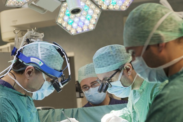 Sostituzione valvolare aortica: importante intervento dell’Heart Valve Center di Anthea Hospital