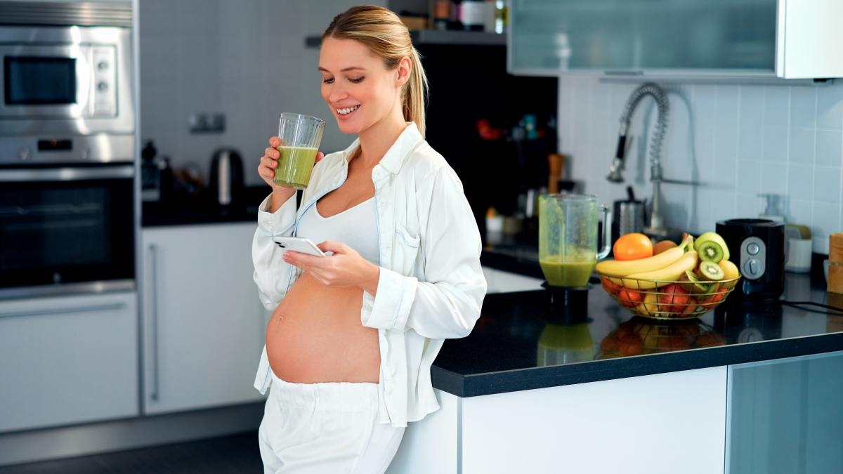 Alimentazione in gravidanza e allattamento: cosa e come mangiare
