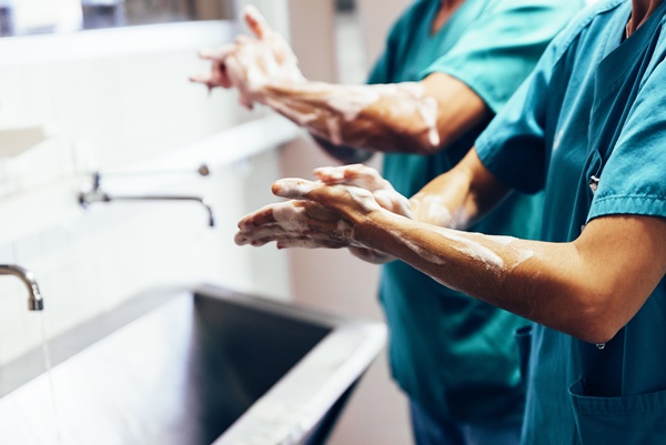 Prevenzione delle infezioni e igiene delle mani: se n'è discusso all'evento ECM 