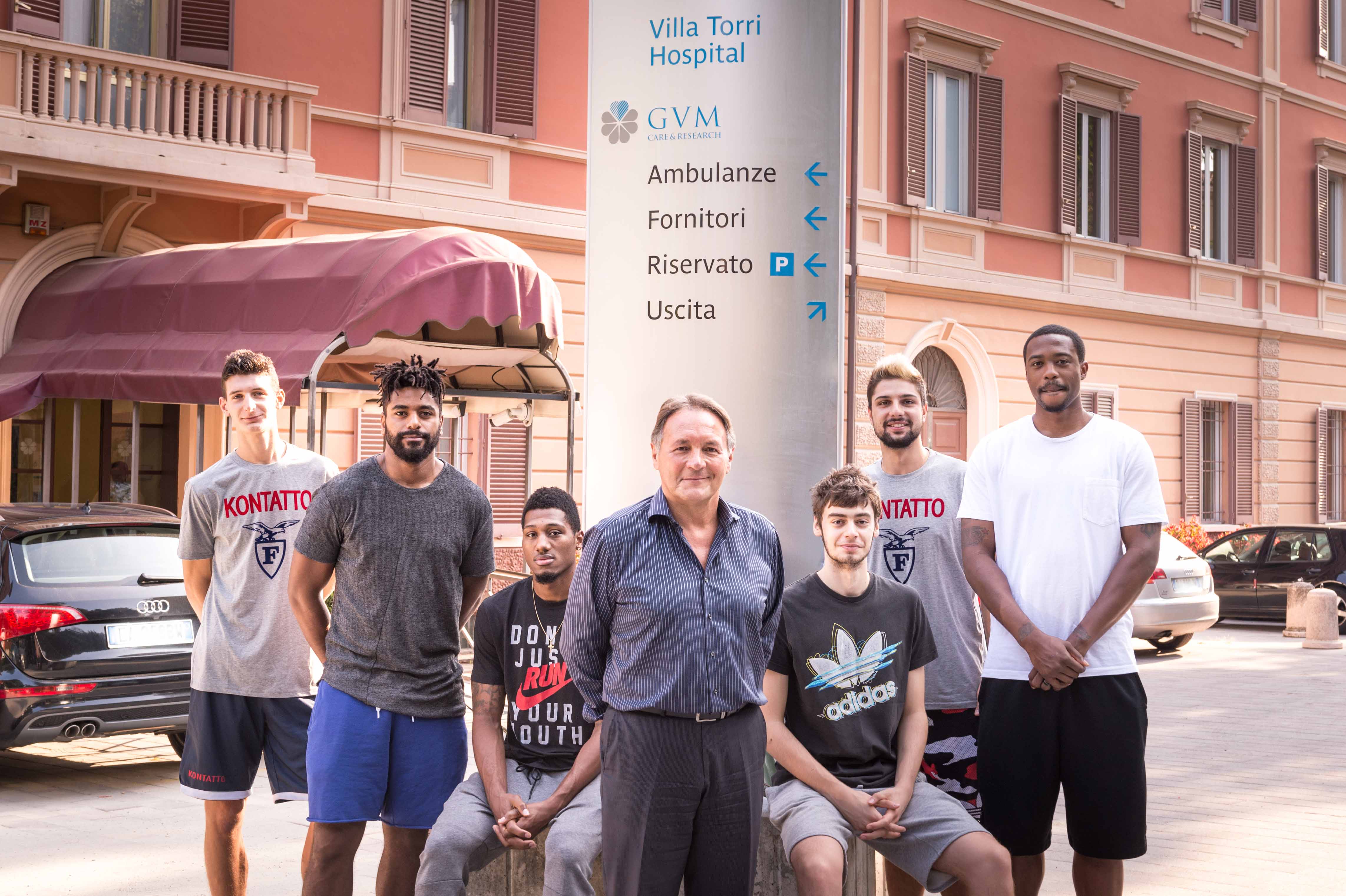 I giocatori della Fortitudo Kontatto a Villa Torri Hospital per gli esami di rito in vista della nuova stagione