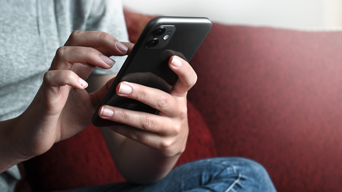 Uso eccessivo dello smartphone: attenzione alla tenosinovite da sms - GVM