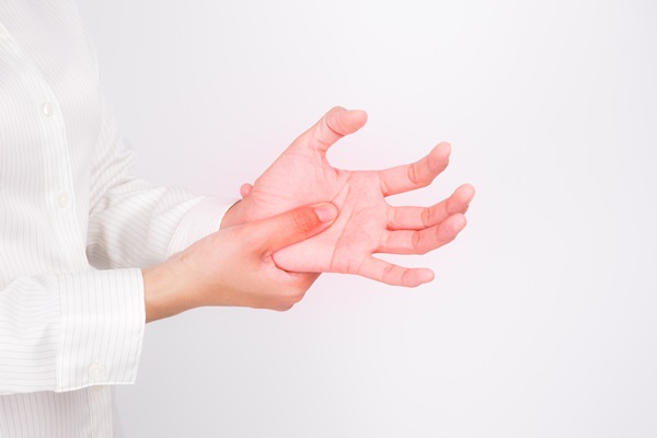 Quando la mano si ammala: chirurgia innovativa per trattare le patologie dolorose e invalidanti