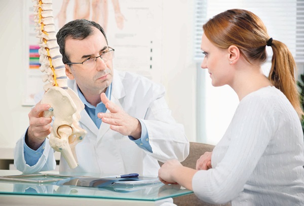 Lesioni e malattie della colonna vertebrale.  A Salus Hospital si interviene con la chirurgia mininvasiva