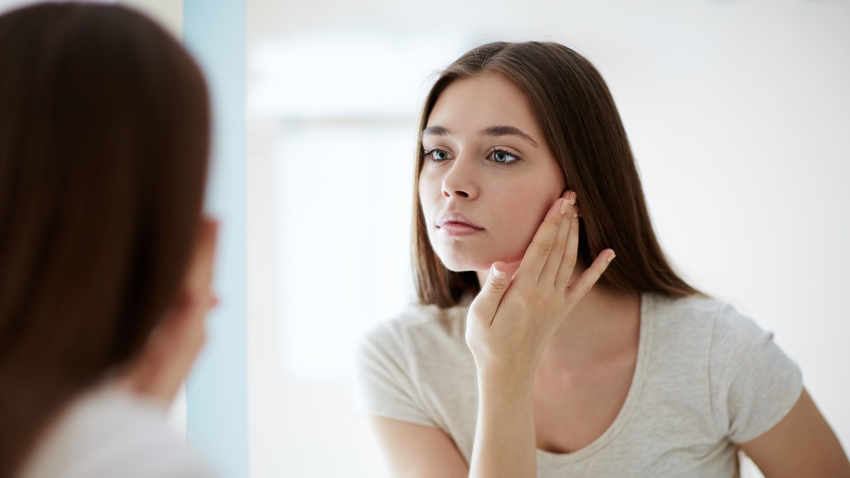 Come eliminare e prevenire le macchie da acne
